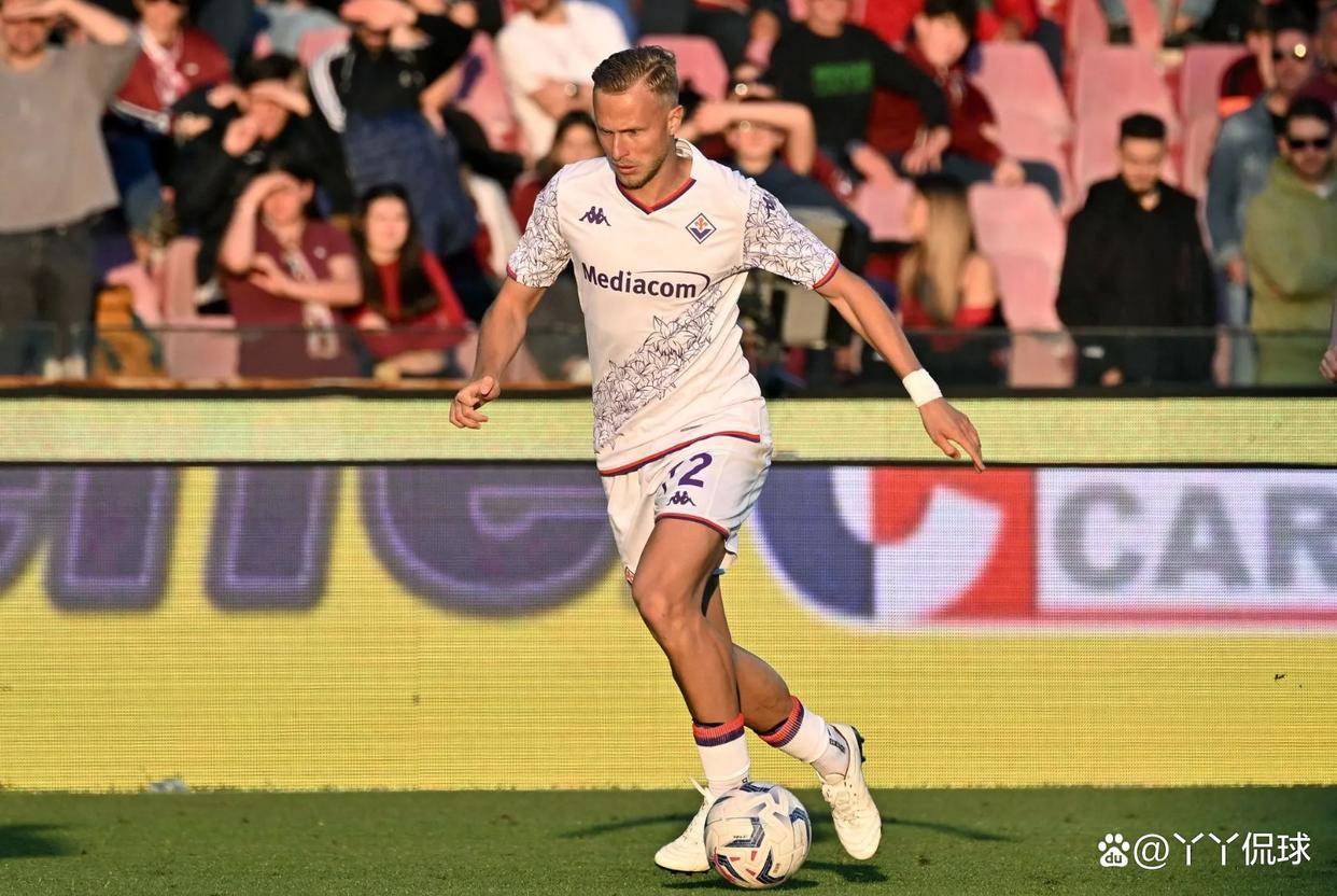 关于列日体育会赢得关键比赛，提前锁定保级的信息