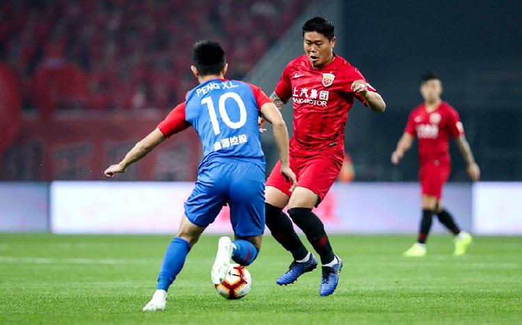 上海上港在主场逆转重庆斯威，豪取连胜的简单介绍