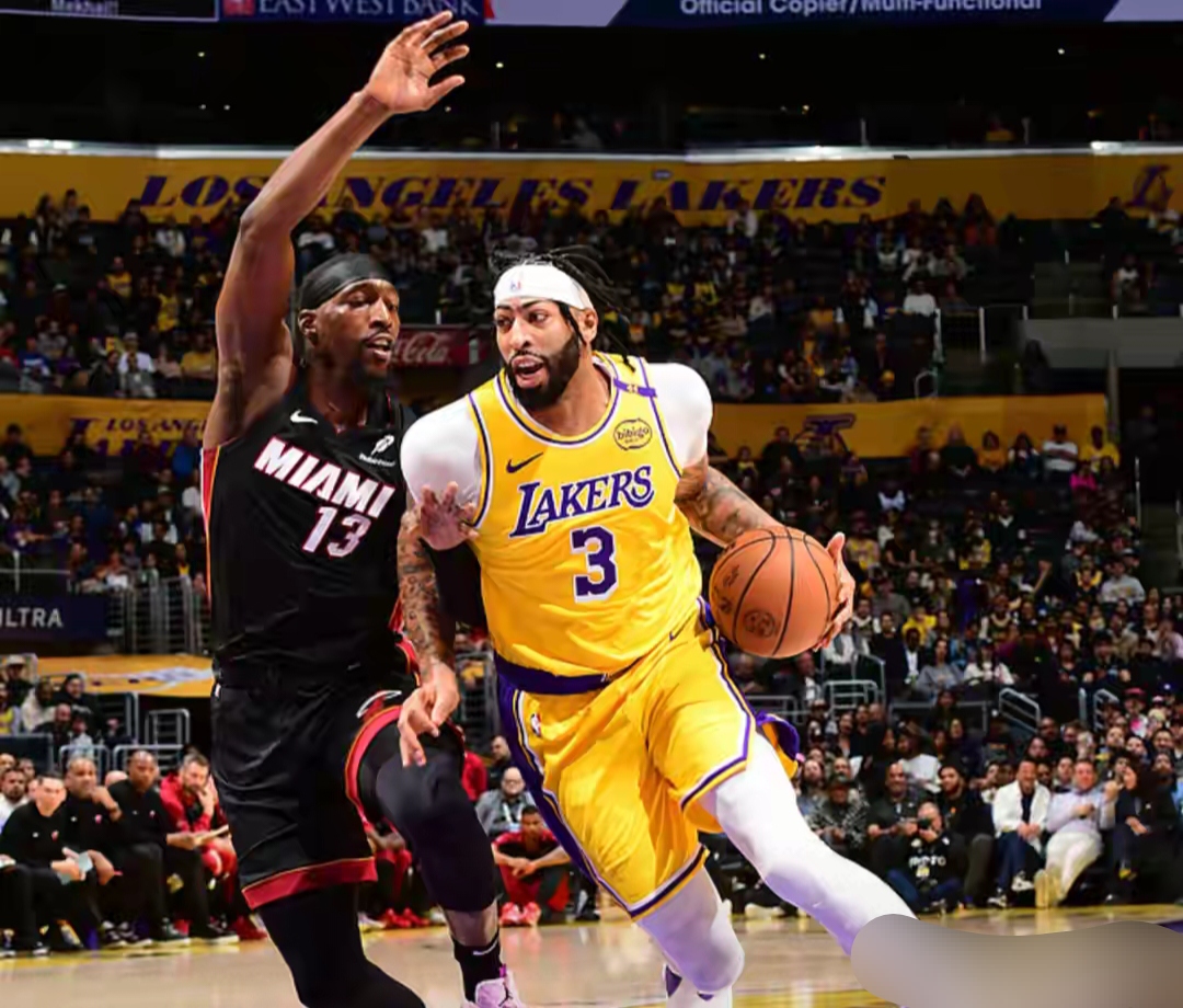 关于三分高潮！湖人胜热火总决赛首胜的信息